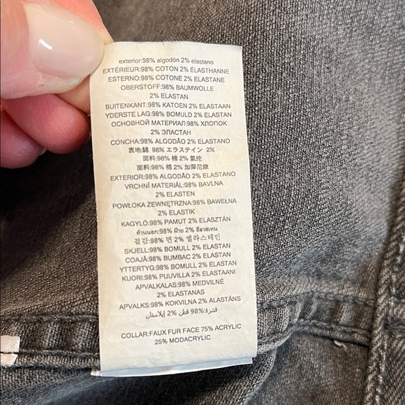 NWOT Michael Kors Black Denim Jean Jacket Faux Fur Collar Removeable, Size M - Picture 14 of 14